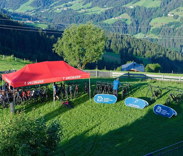Maierl-Alm-Events-Peak-Performance-Kirchberg-Kitzbühel-Tirol