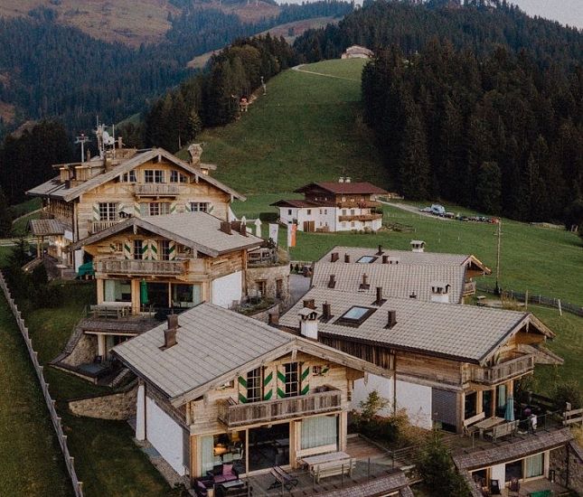 Außenaufnahme-Sommer-Maierl-Alm