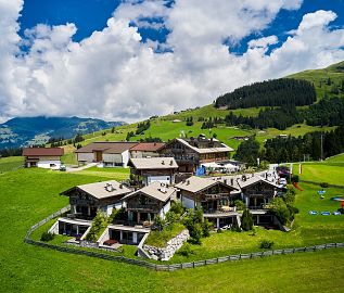 Außenaufnahmen-Maierl-Alm-Kirchberg